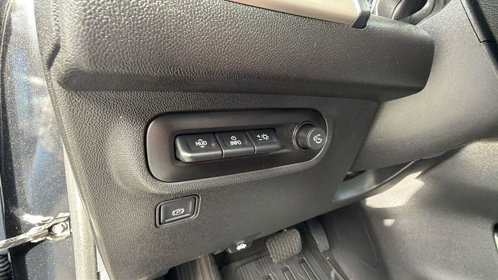 Used 2023 GMC Terrain Denali image 19