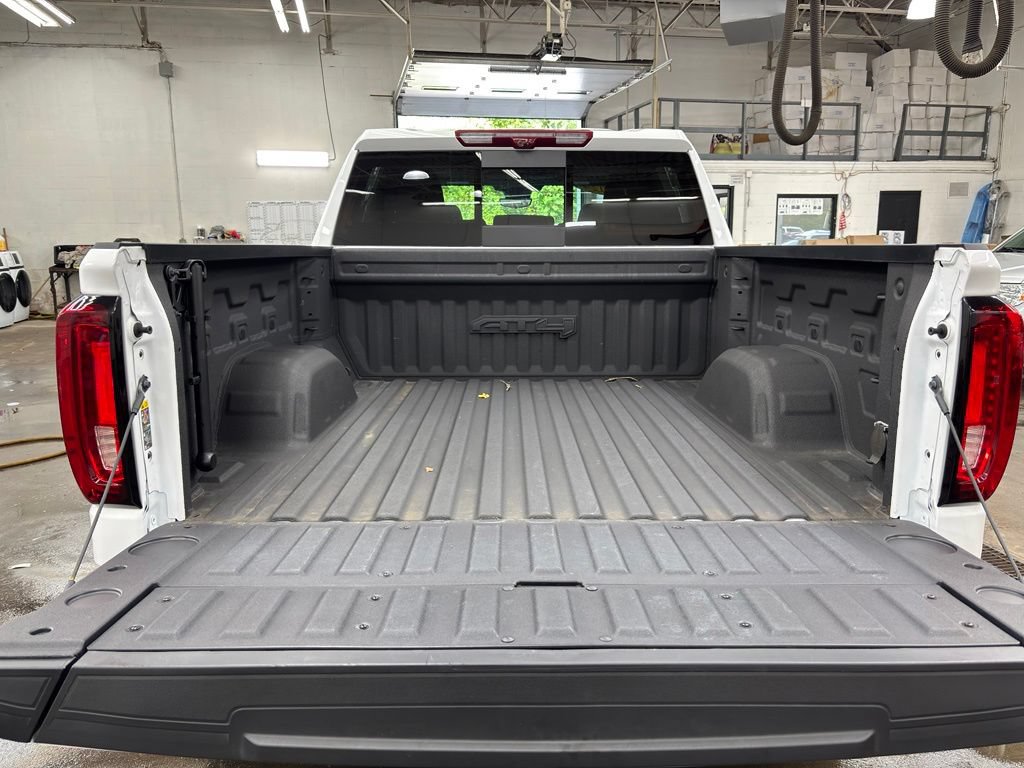 Used 2024 GMC Sierra 1500 AT4 w/ Technology Package AWD/4WD image 10