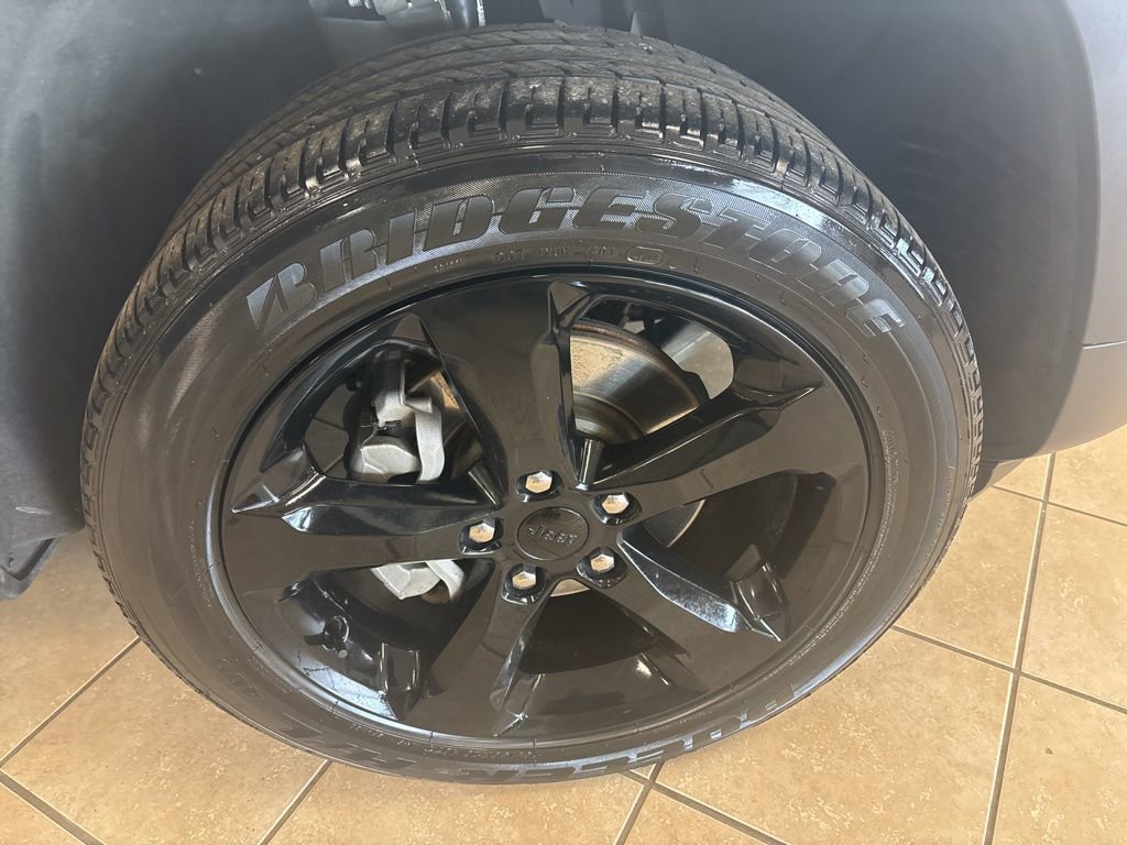 Used 2023 Jeep Grand Cherokee Altitude AWD/4WD image 33