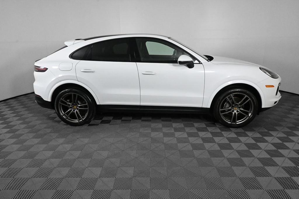Used 2020 Porsche Cayenne AWD/4WD image 24