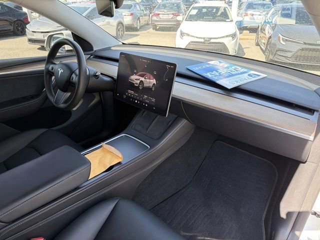 Used 2024 Tesla Model Y Long Range image 18
