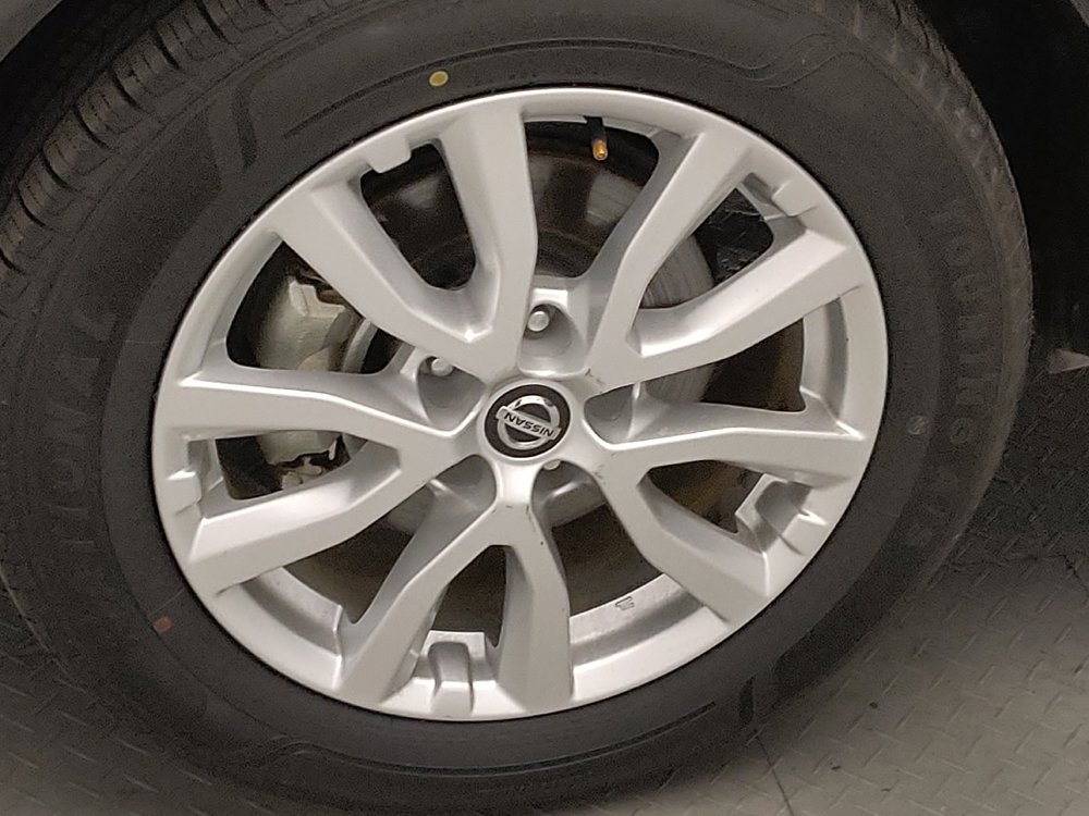 Used 2022 Nissan Rogue Sport SV w/ Technology Package FWD image 31