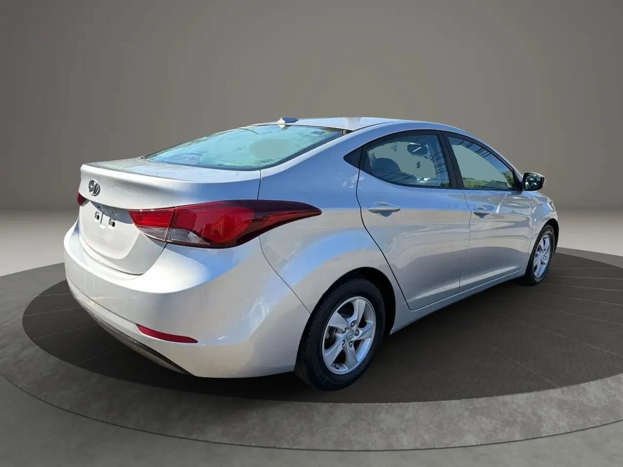 Used 2015 Hyundai Elantra SE FWD image 5
