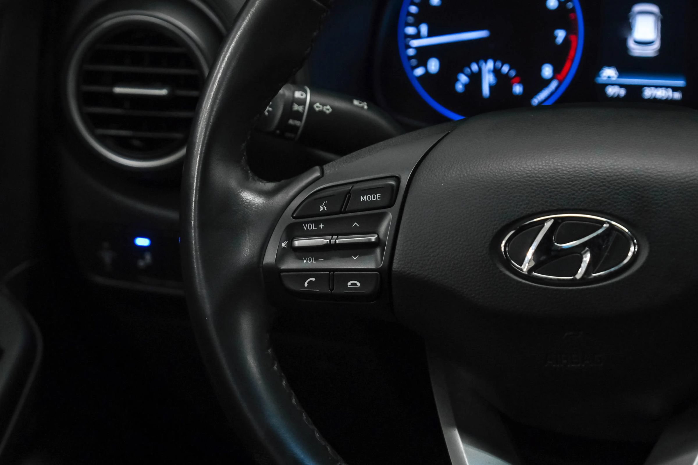 Used 2021 Hyundai Kona Night FWD image 13