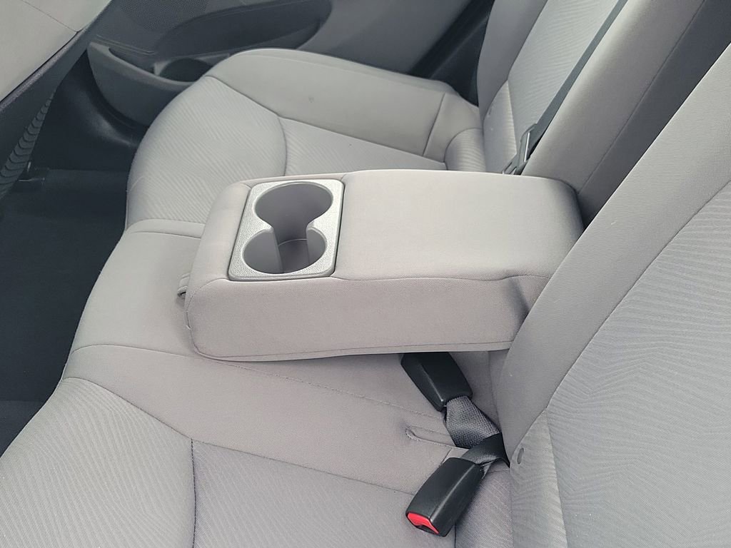 Used 2012 Hyundai Elantra GLS image 11