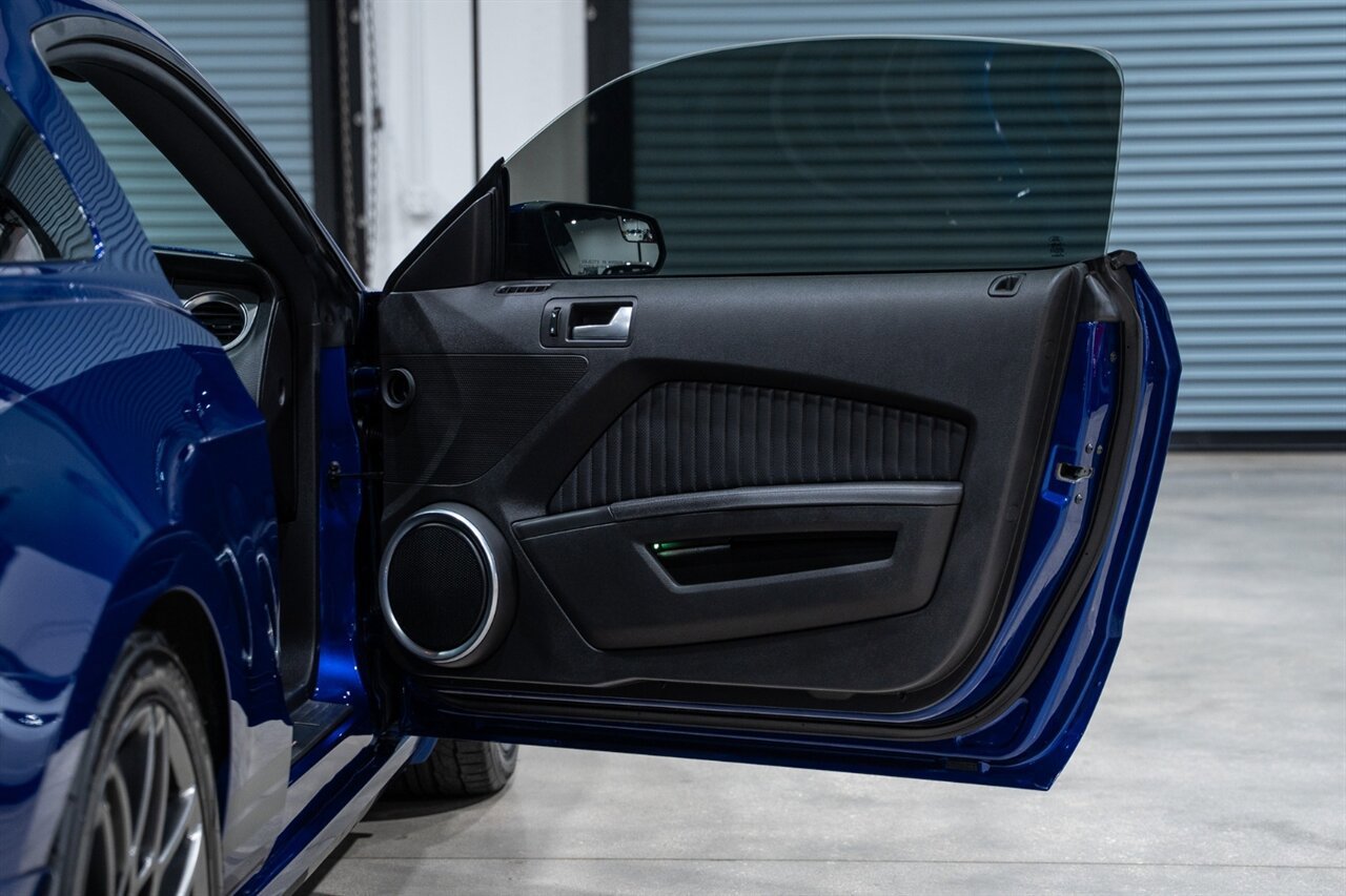 Used 2013 Ford Mustang Shelby GT500 RWD image 32