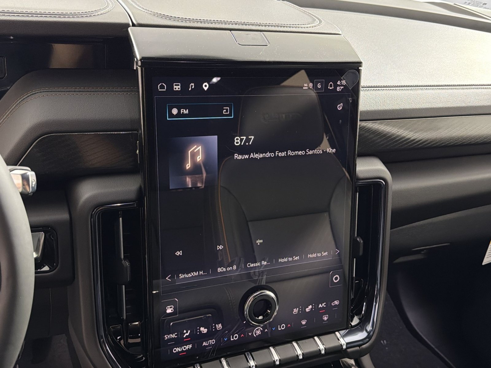 New 2026 GMC Yukon XL AT4 w/ AT4 Premium Plus Package AWD/4WD image 18