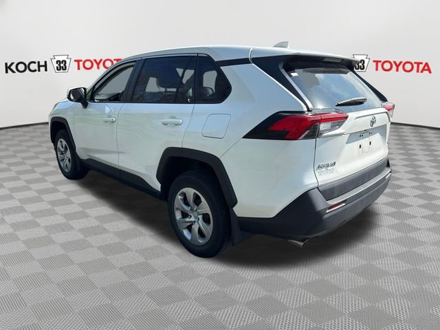Used 2022 Toyota RAV4 LE AWD/4WD image 6