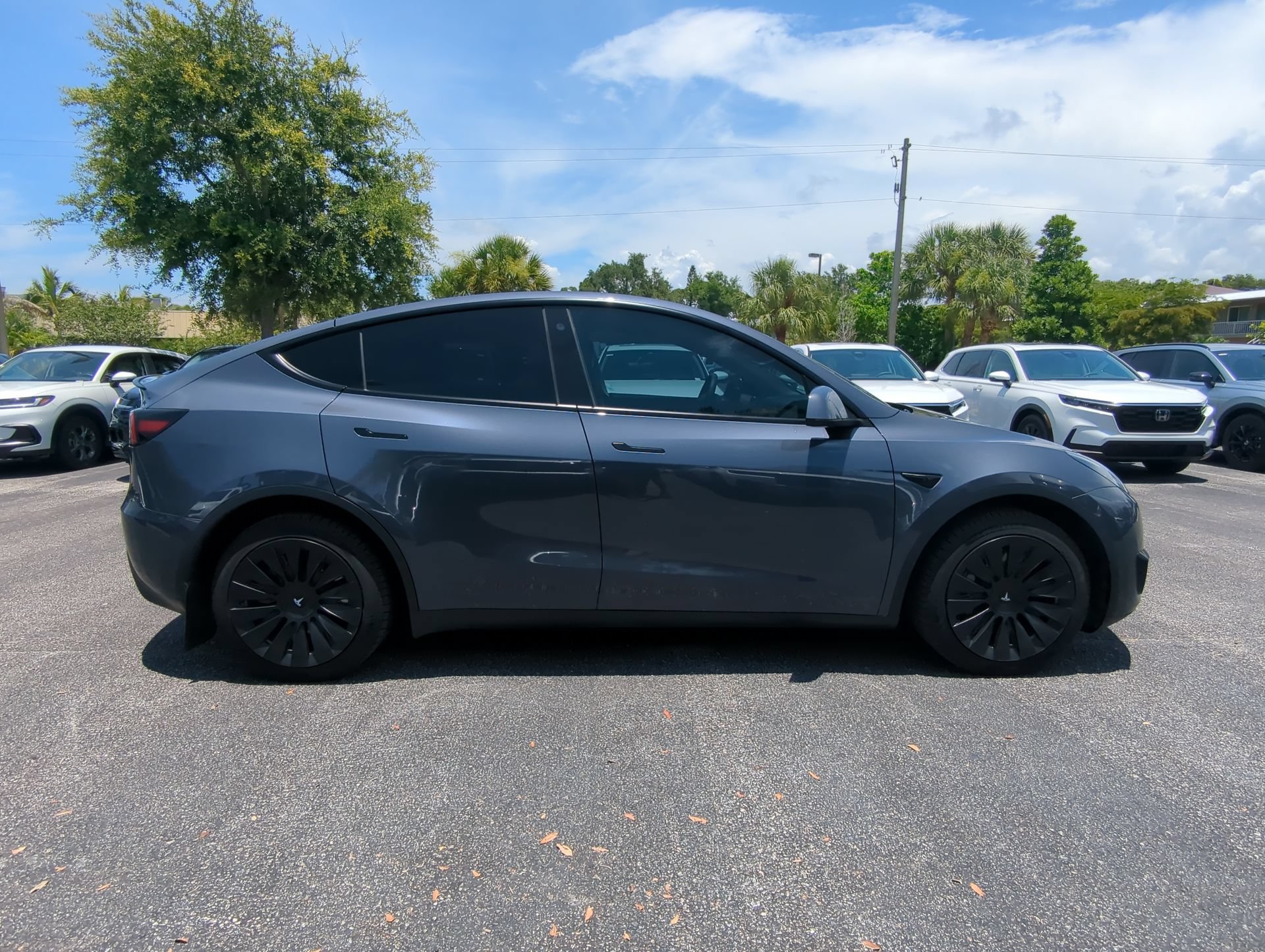 Used 2023 Tesla Model Y Long Range AWD/4WD image 5
