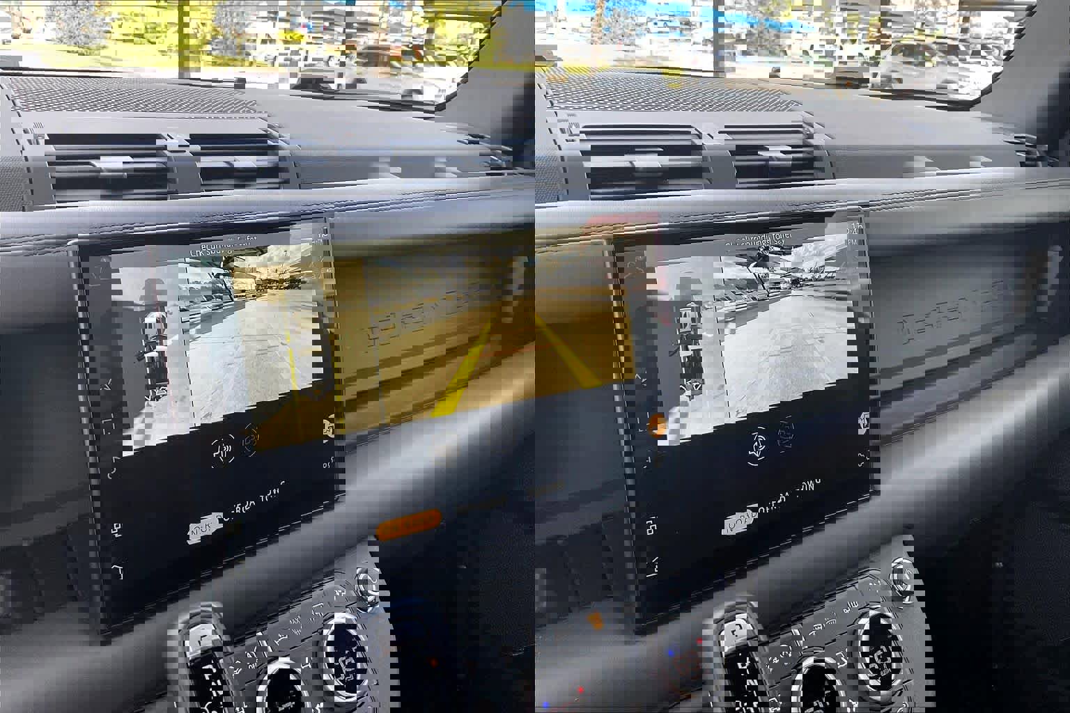 Used 2023 Land Rover Defender 90 V8 image 25