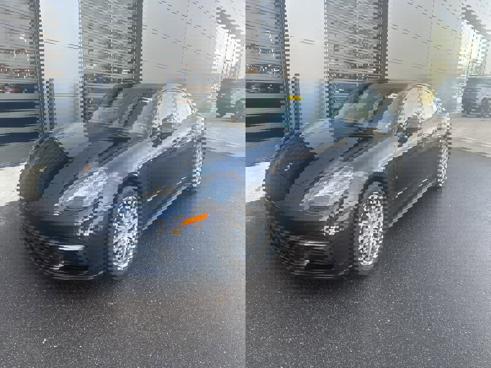 Used 2019 Porsche Panamera 4 image 1