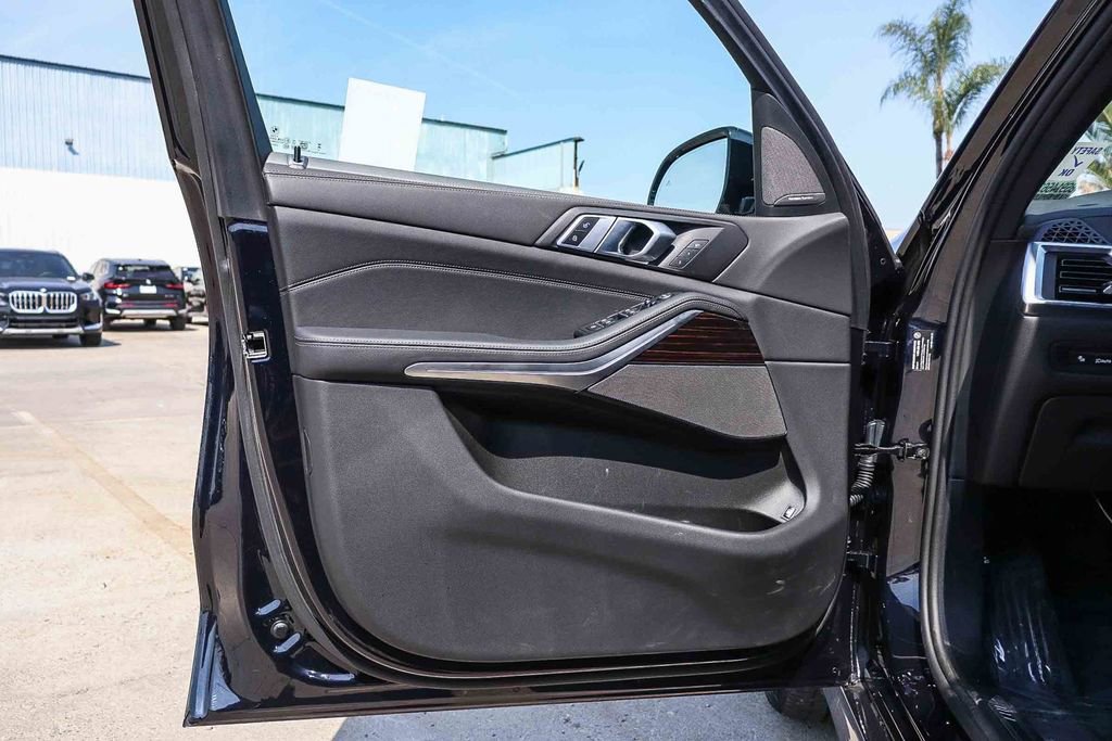 Used 2026 BMW X5 xDrive50e w/ M Sport Package AWD/4WD image 23