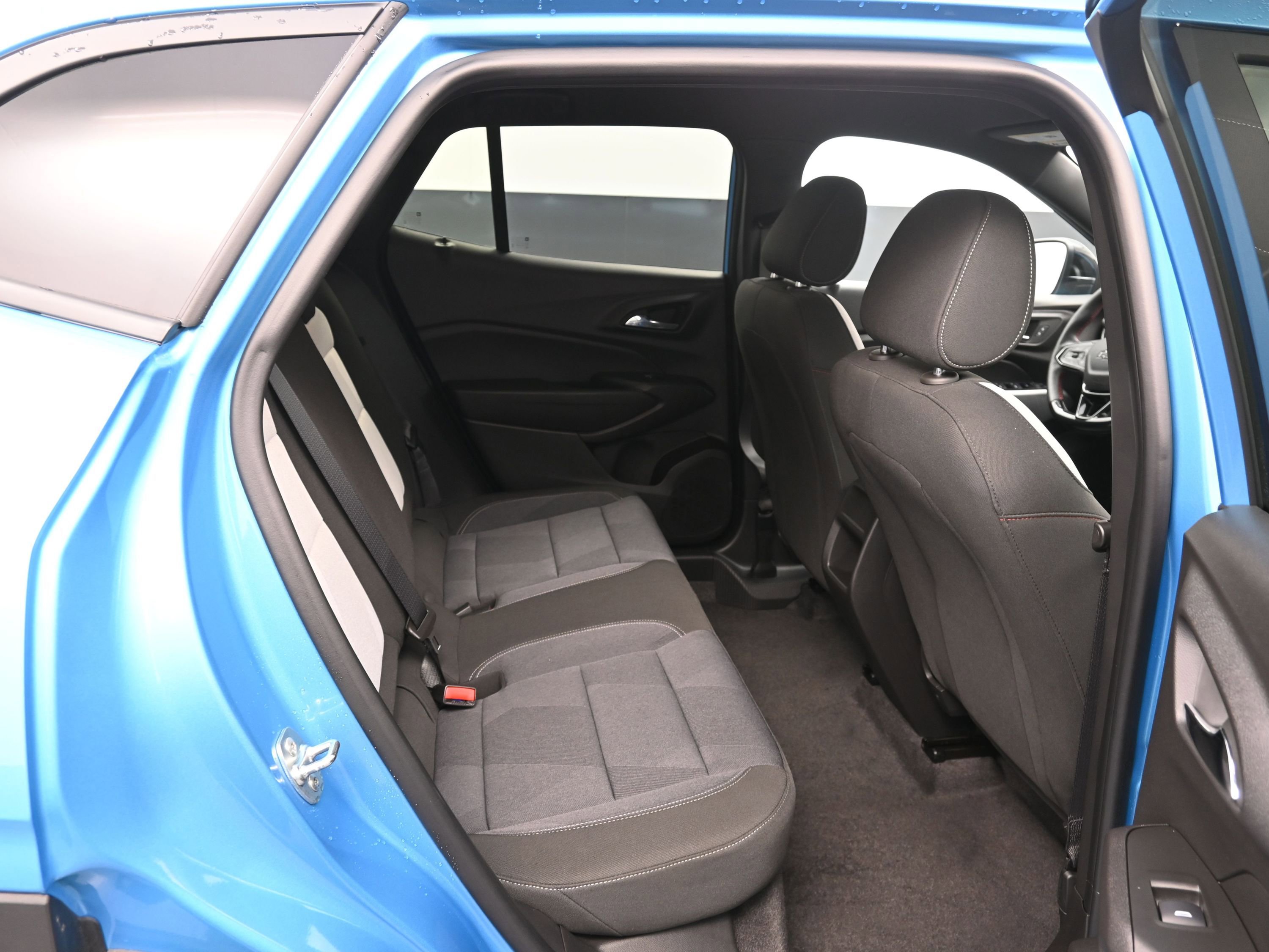 Used 2025 Chevrolet Trax RS image 38