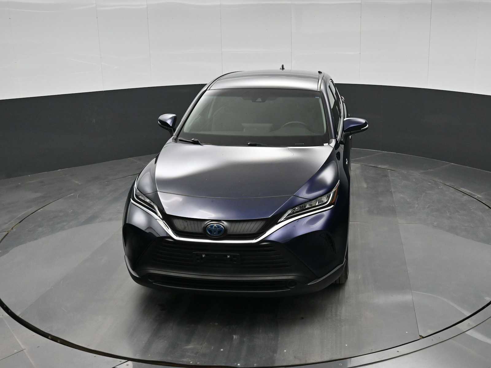 Used 2021 Toyota Venza LE AWD/4WD image 28