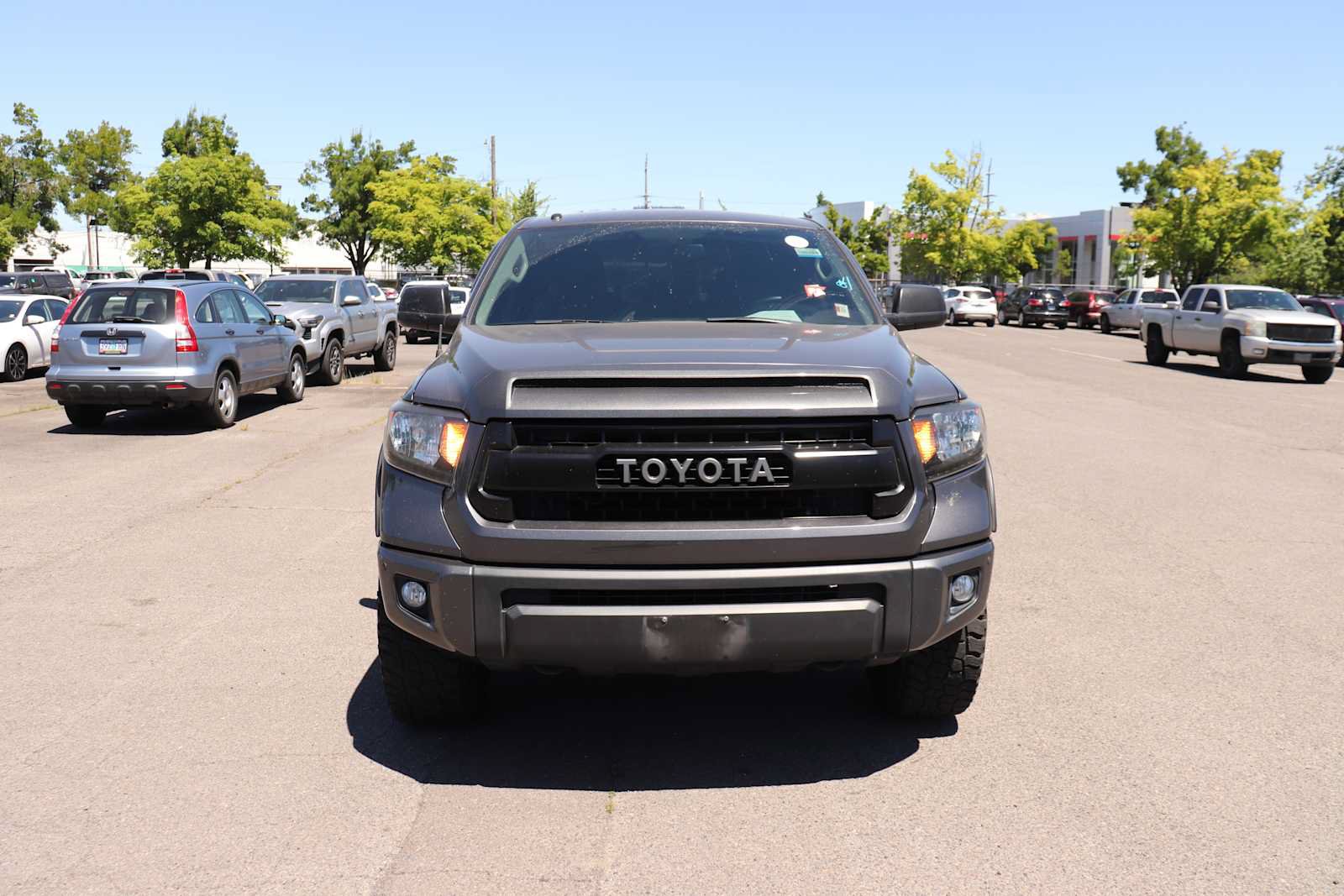 Used 2017 Toyota Tundra SR5 w/ TRD Off Road Package AWD/4WD video 2
