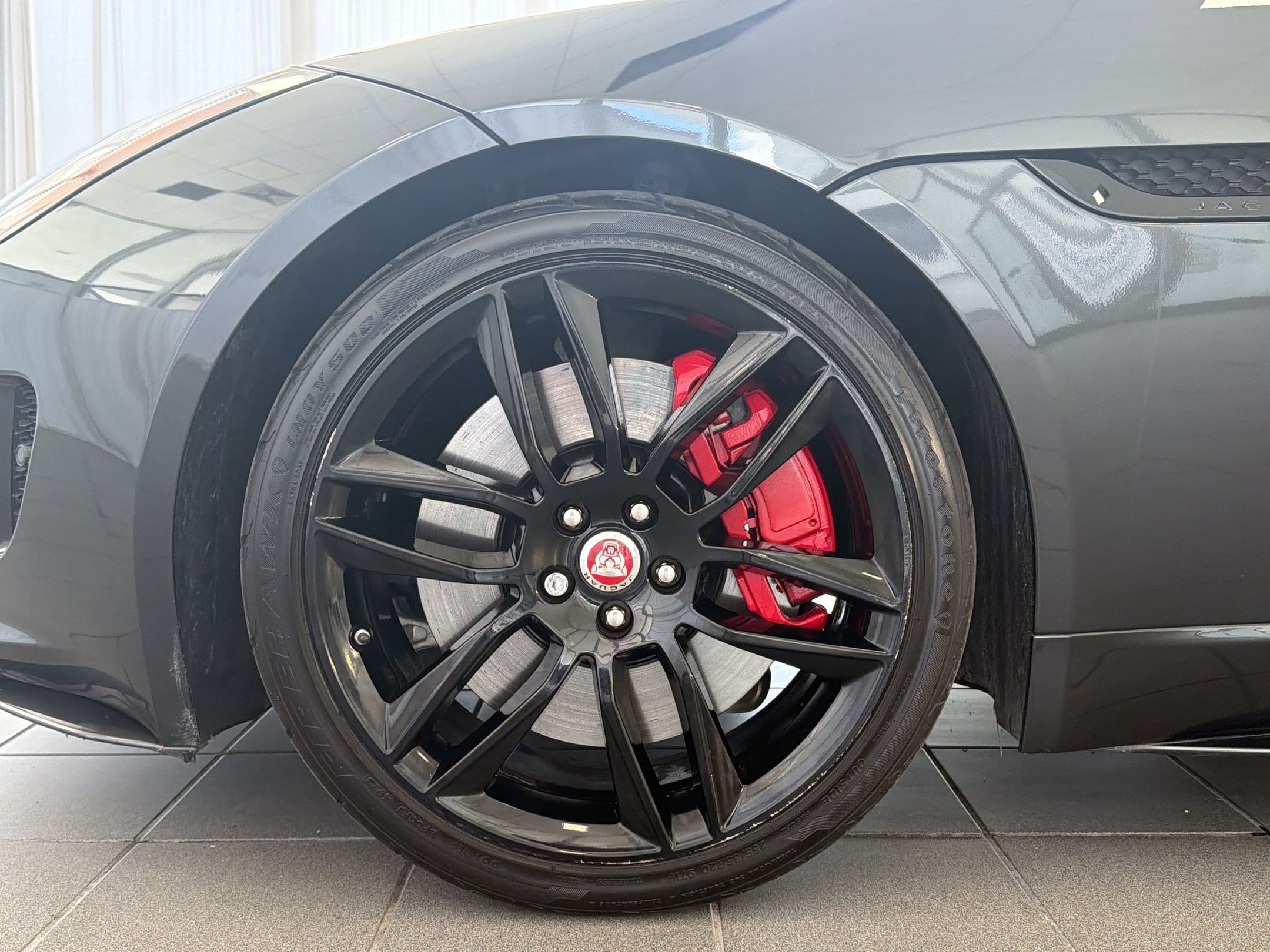 Used 2016 Jaguar F-TYPE R AWD/4WD image 13