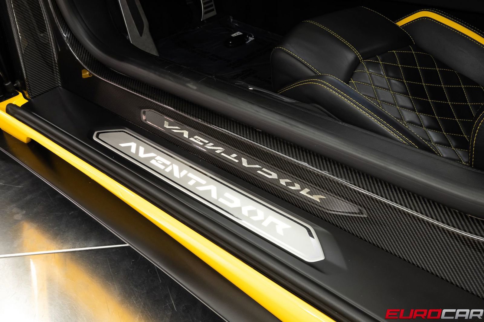 Used 2018 Lamborghini Aventador S image 44