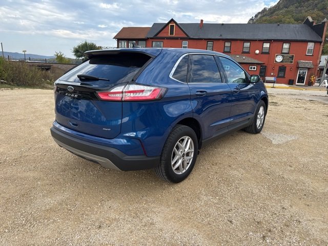 Used 2024 Ford Edge SEL w/ Convenience Package image 3