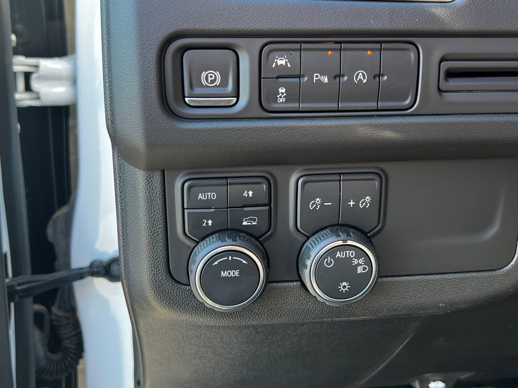 Used 2024 Chevrolet Suburban LT AWD/4WD image 21