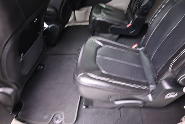 Used 2023 Chrysler Pacifica Touring-L FWD image 21