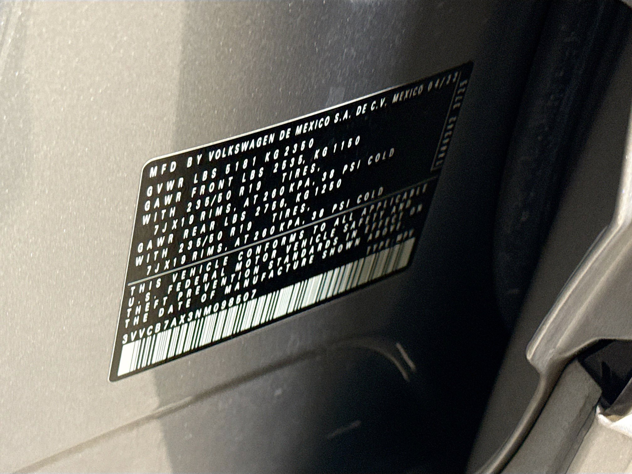 Used 2022 Volkswagen Tiguan SE R-Line image 46