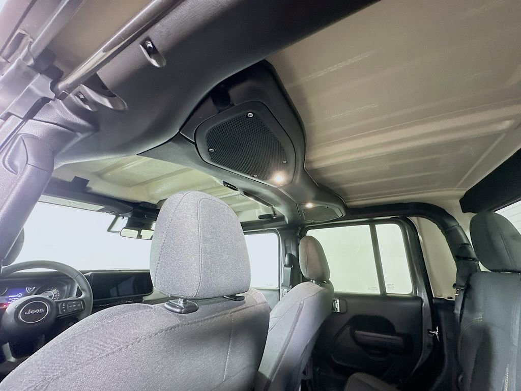 Used 2024 Jeep Gladiator Sport image 13