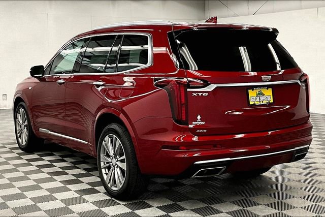 Used 2023 Cadillac XT6 Premium Luxury image 3