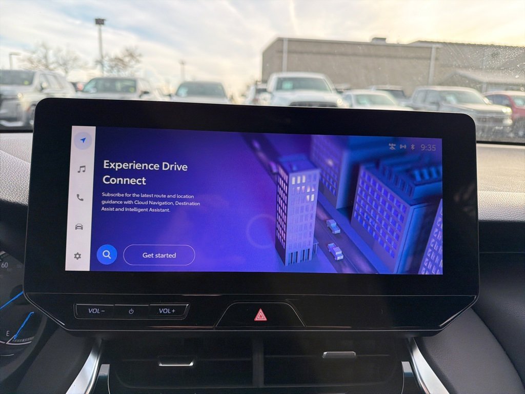 Used 2023 Toyota Venza XLE image 18