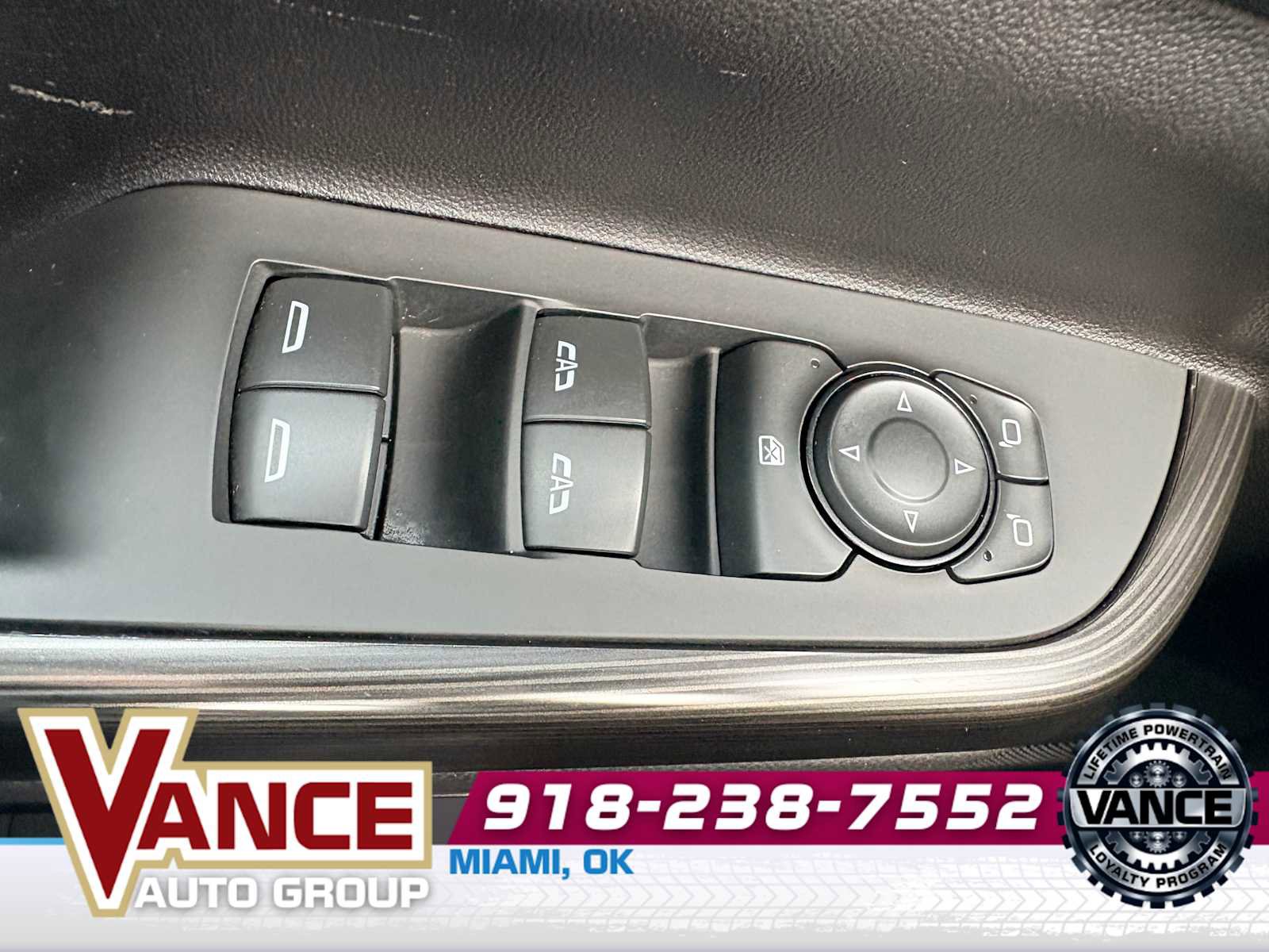 Used 2023 GMC Acadia SLT AWD/4WD image 36