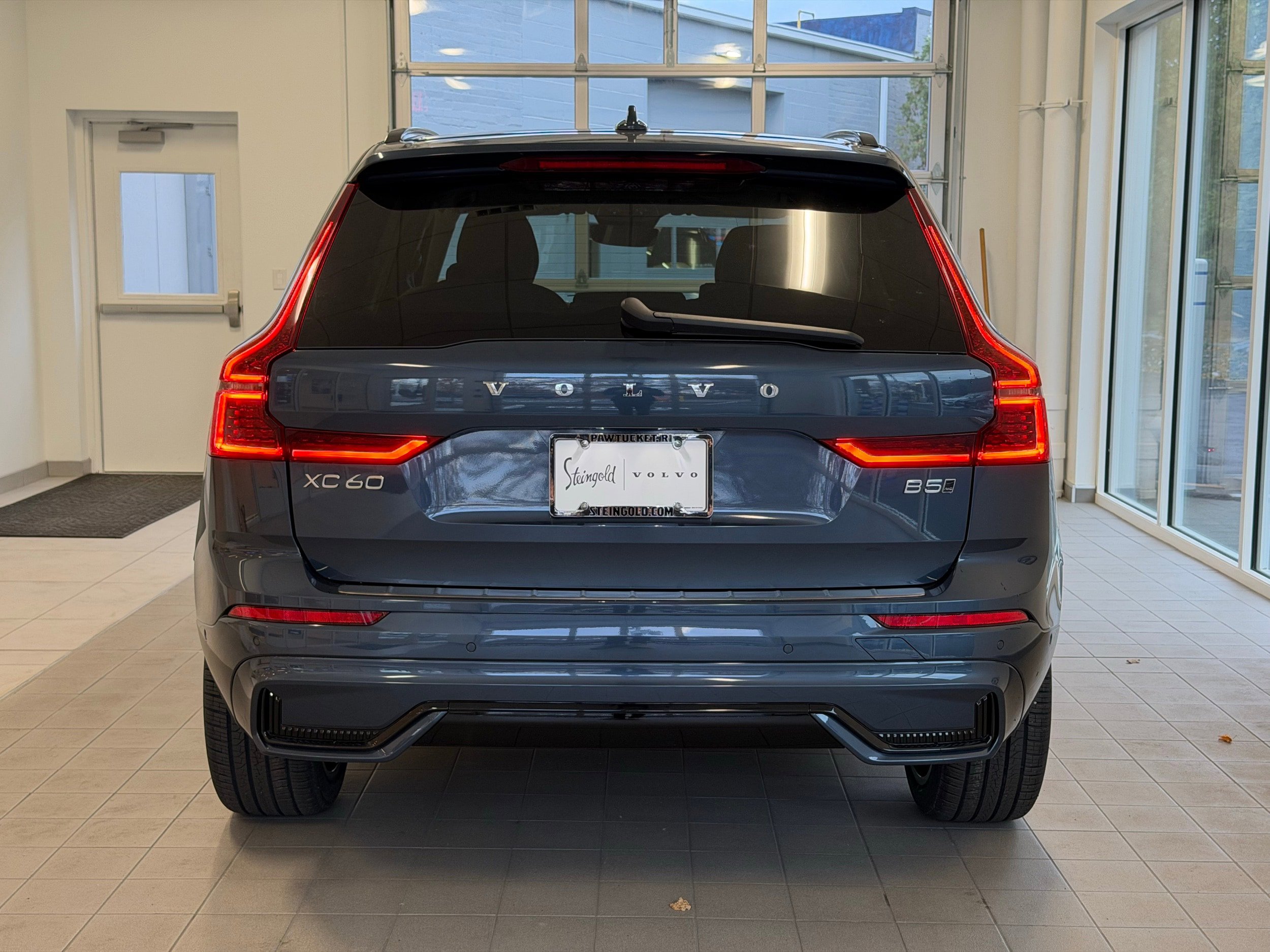 New 2026 Volvo XC60 B5 Ultra w/ Protection Package Premier AWD/4WD image 8