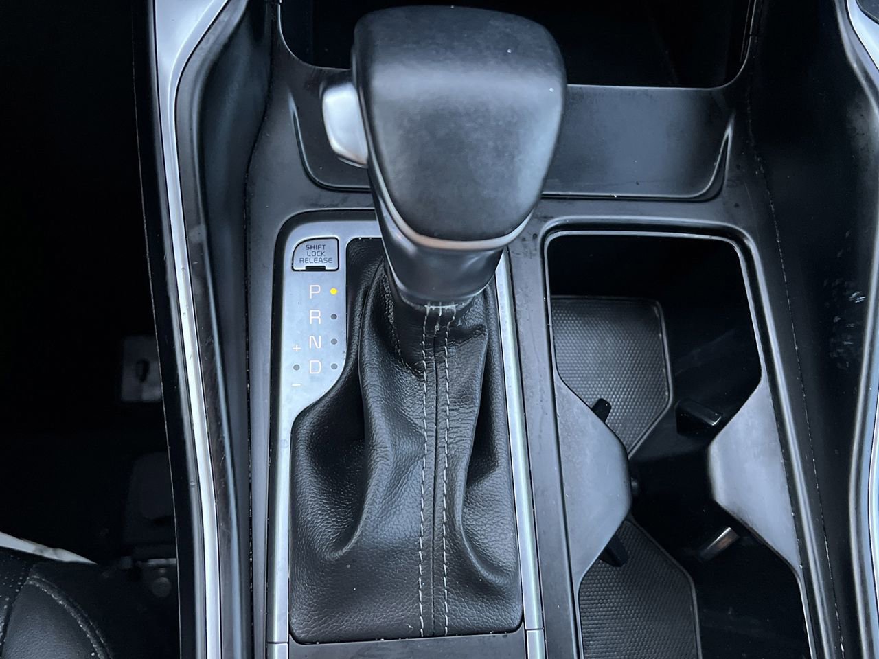 Used 2022 Kia Sorento S w/ Panoramic Sunroof Package image 11