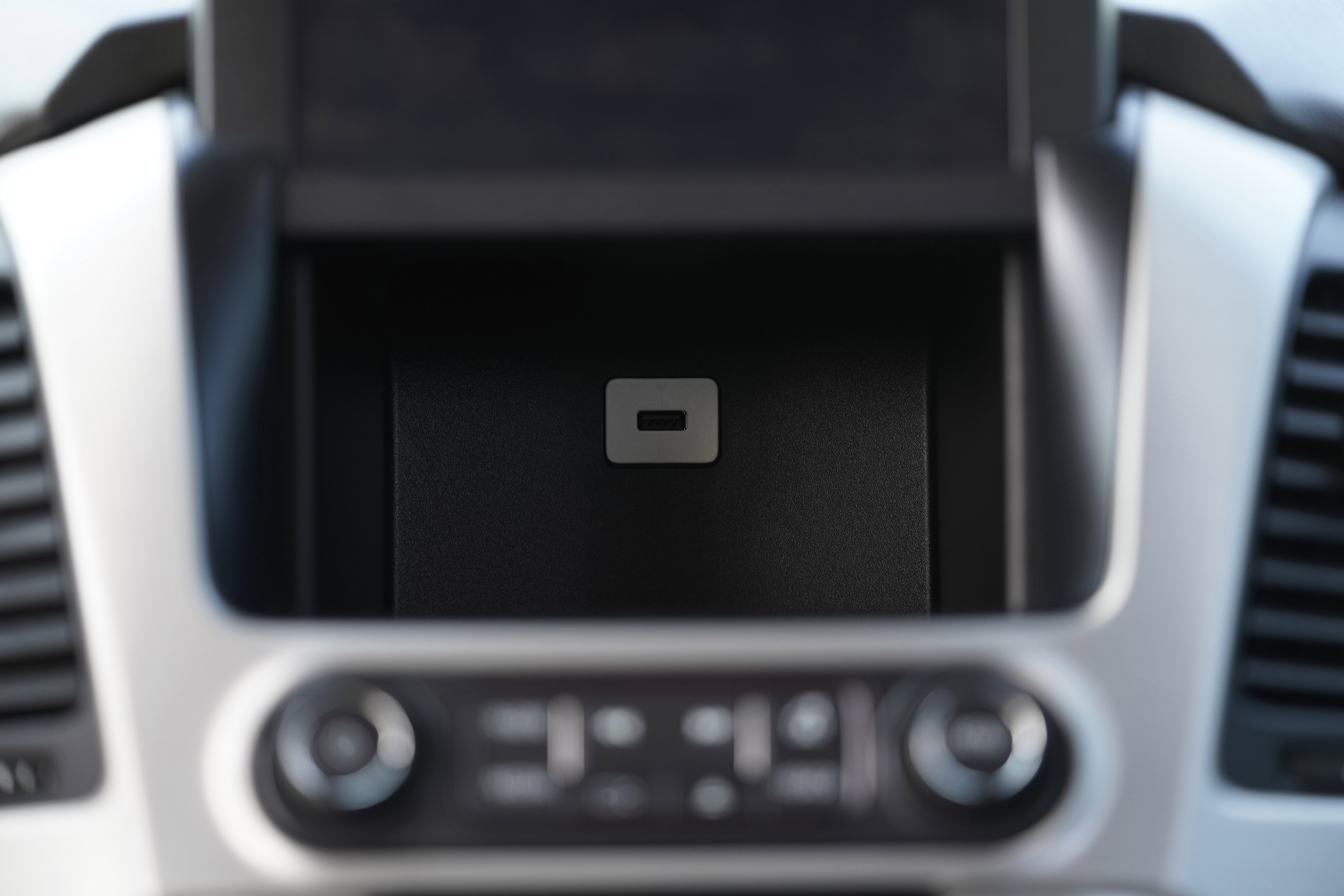 Used 2016 GMC Yukon XL SLT image 34