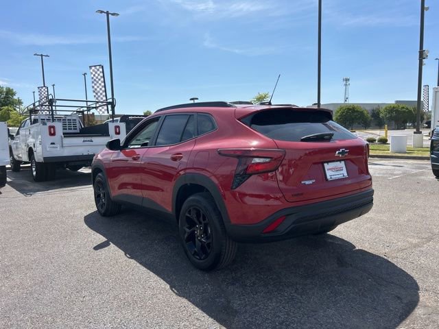 New 2026 Chevrolet Trax LT w/ Sunroof Package FWD image 5