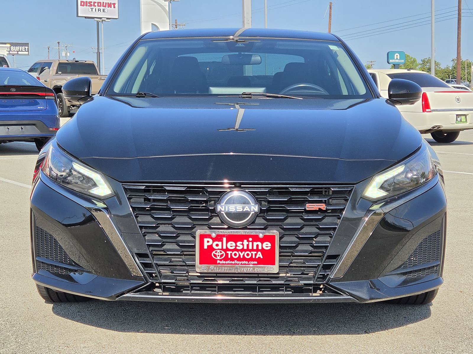 Used 2024 Nissan Altima 2.0 SR FWD image 2