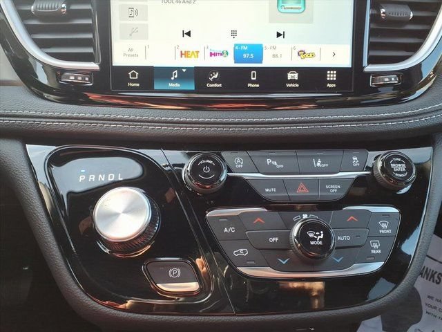 New 2026 Chrysler Pacifica Select FWD image 16