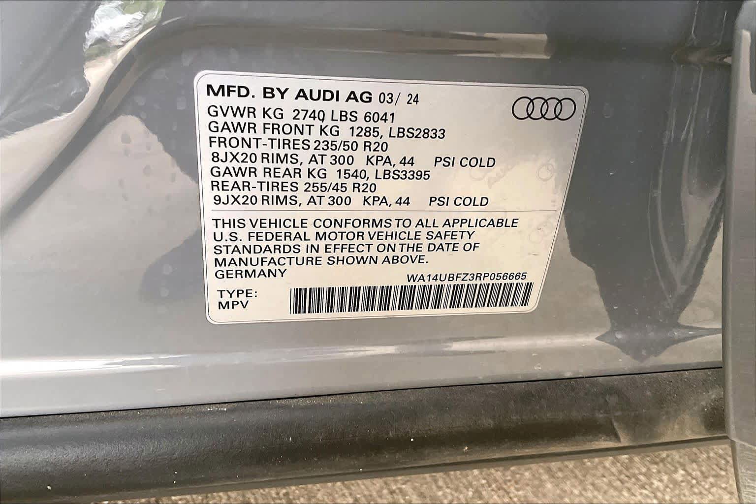 Used 2024 Audi Q4 e-tron Prestige AWD/4WD image 34
