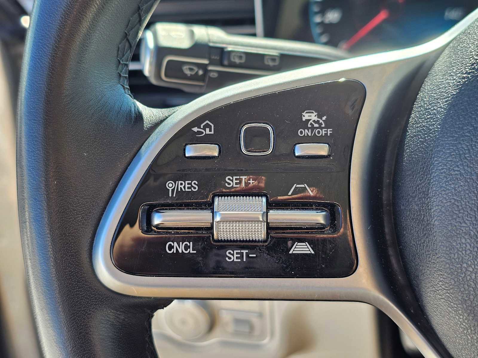 Used 2021 Mercedes-Benz GLE 350 4MATIC image 28