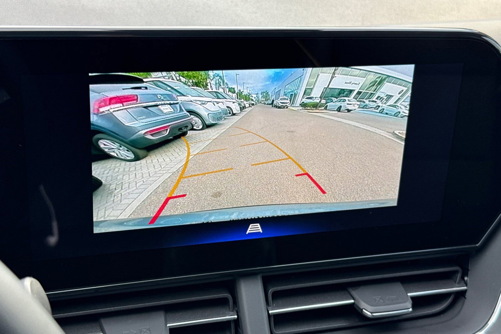 Used 2024 Chevrolet Trax ACTIV w/ Sunroof Package image 18