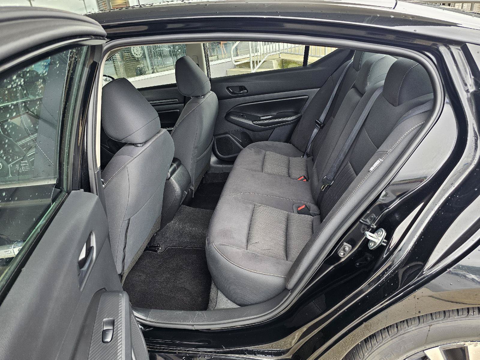 Used 2024 Nissan Altima 2.5 SV FWD image 17
