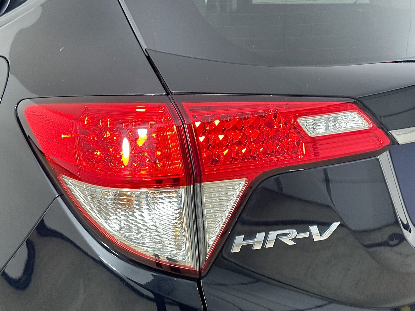 Used 2022 Honda HR-V EX image 12