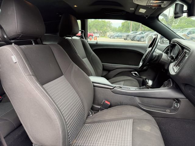 Used 2021 Dodge Challenger SXT w/ Driver Convenience Group RWD image 12