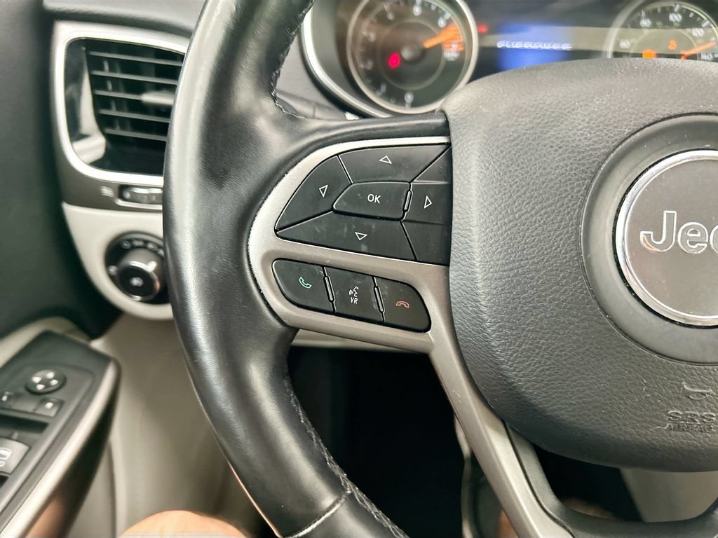 Used 2020 Jeep Cherokee Limited FWD image 11