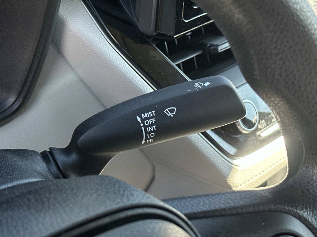 Used 2022 Toyota Corolla Cross L FWD image 31