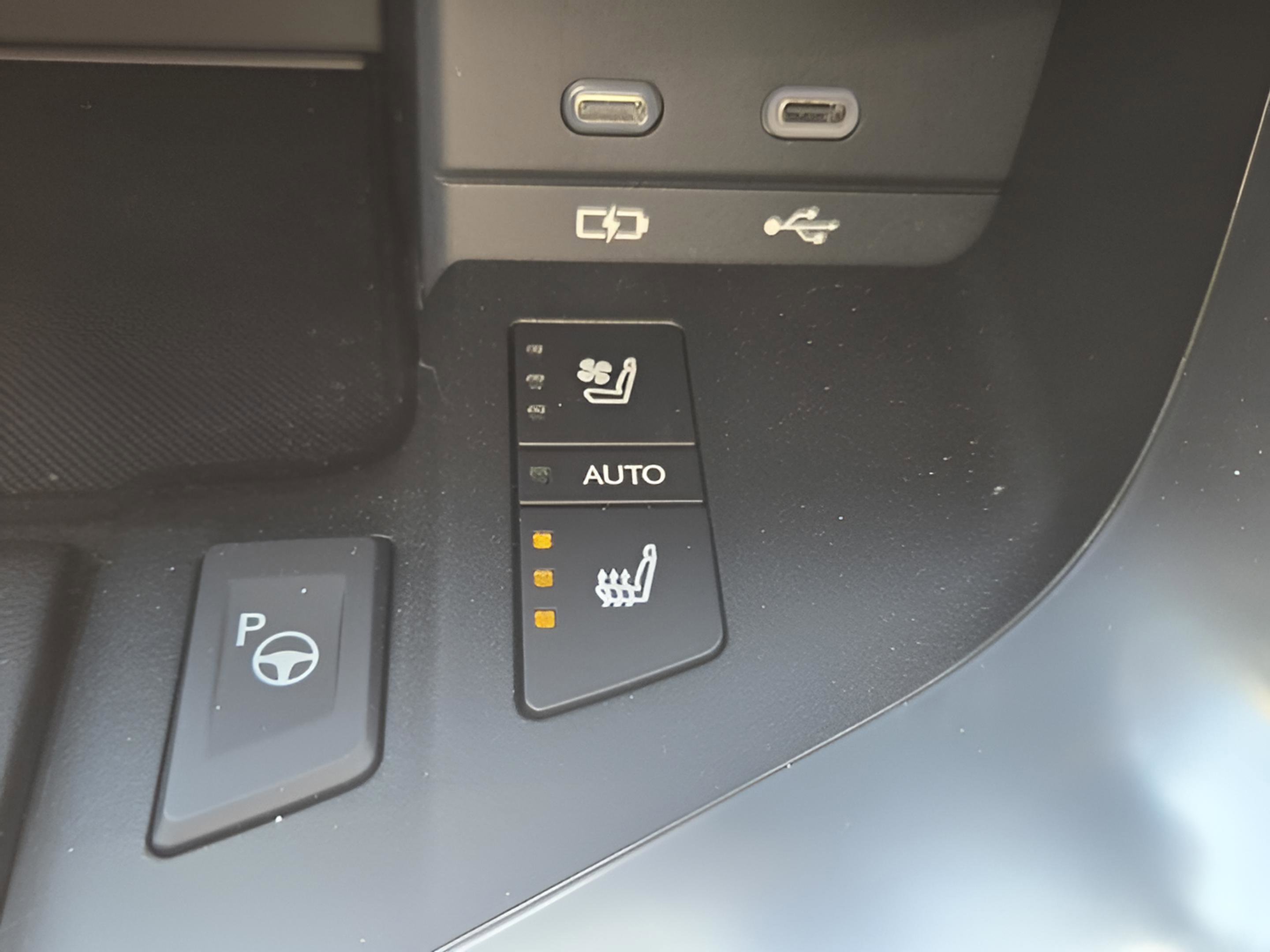 New 2026 Lexus LX 700h Overtrail AWD/4WD image 16