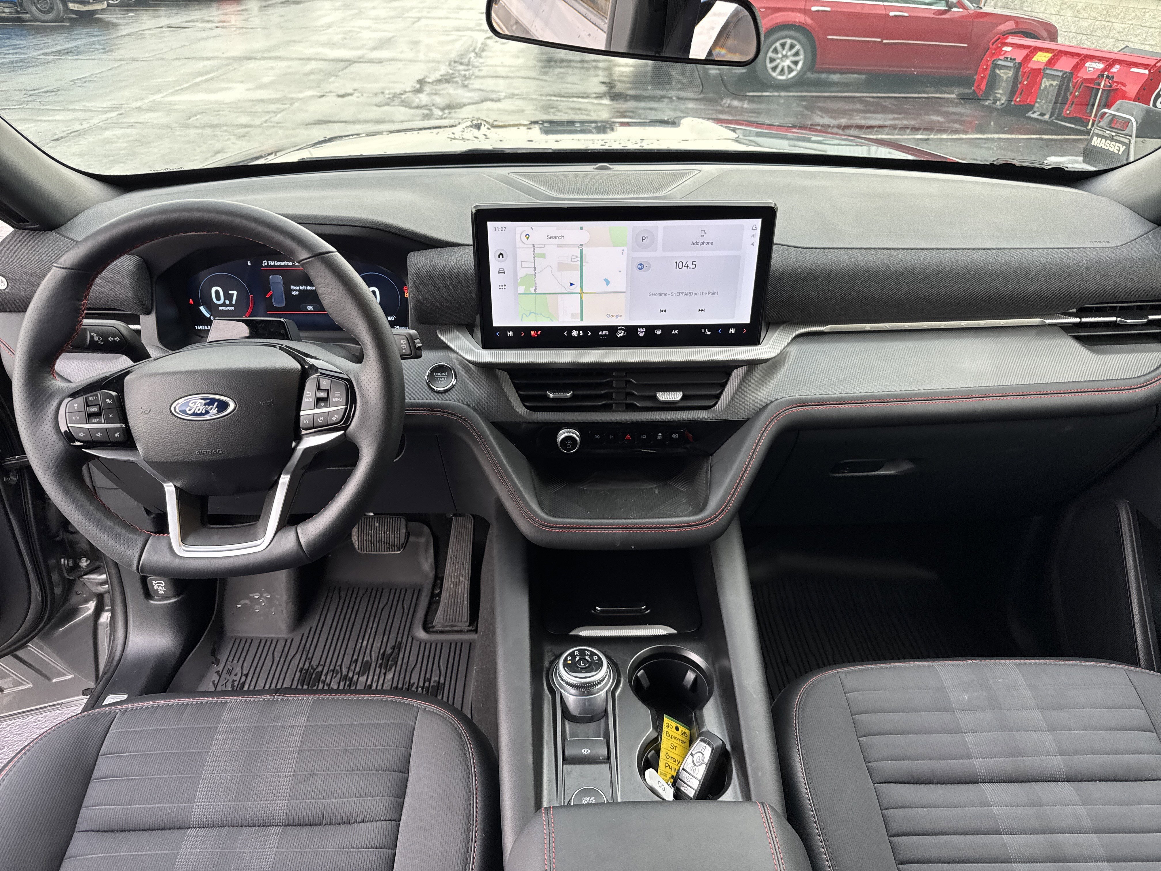 Used 2025 Ford Explorer ST-Line w/ ST-Line Street Pack image 23