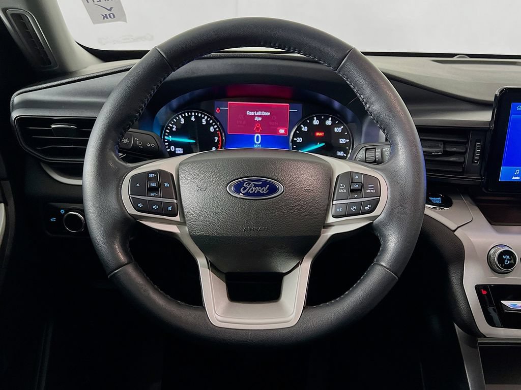 Used 2023 Ford Explorer XLT AWD/4WD image 11