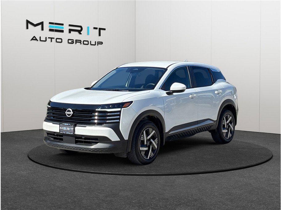 Used 2025 Nissan Kicks SV image 4