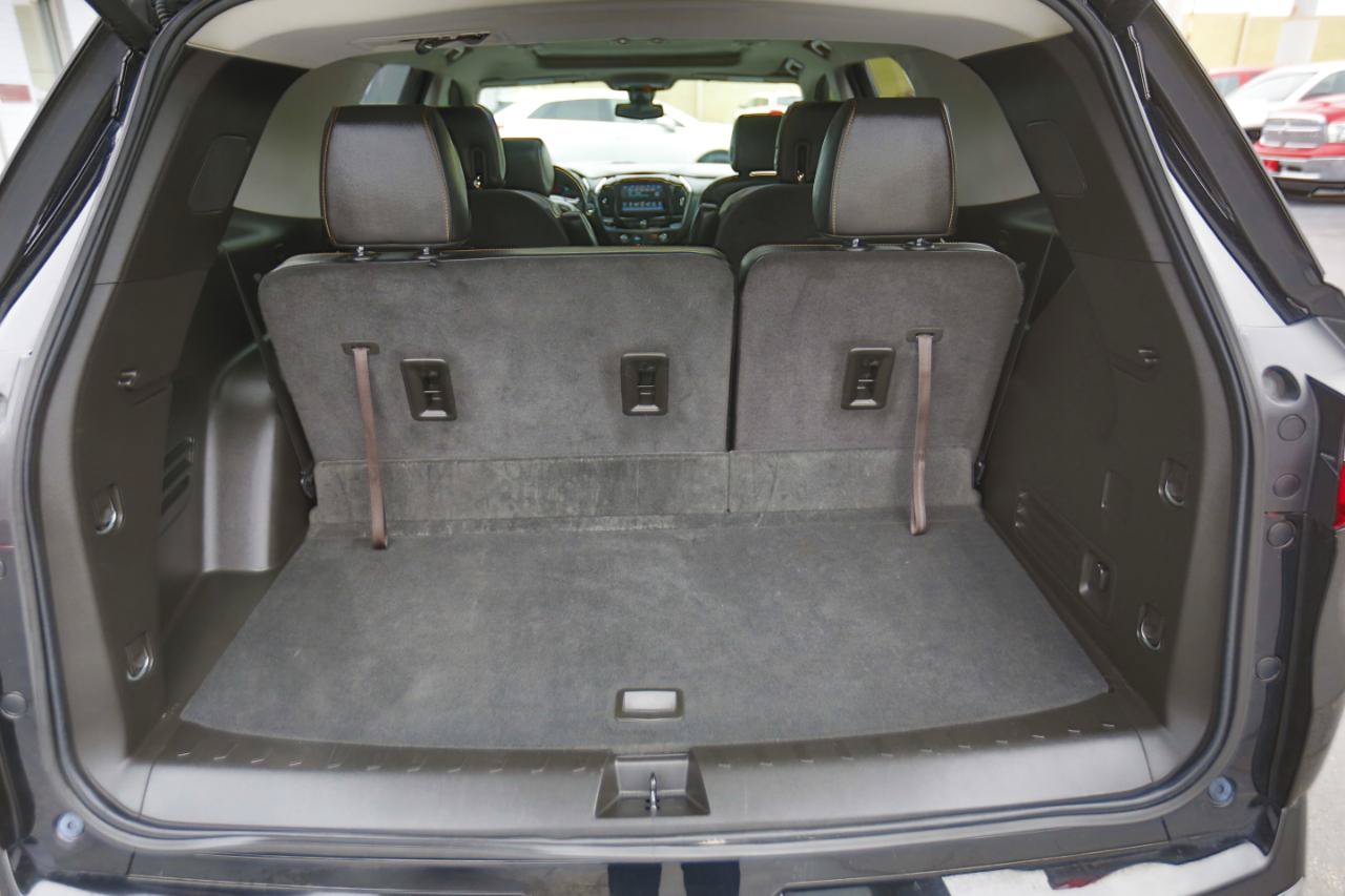 Used 2018 Chevrolet Traverse Premier w/ Driver Confidence II Package FWD image 14