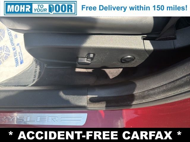 Used 2017 Chrysler 300 C RWD image 12