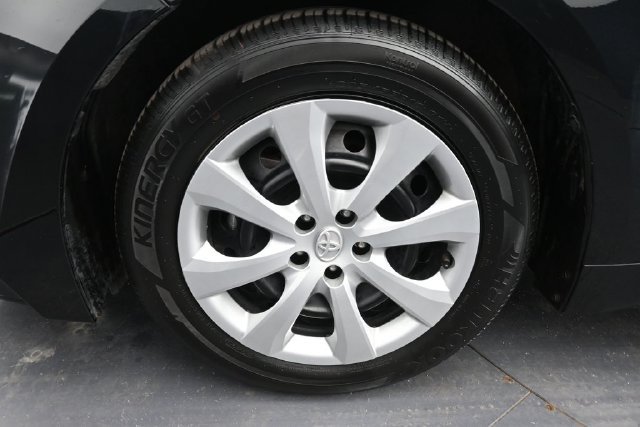 Used 2026 Toyota Corolla LE FWD image 21